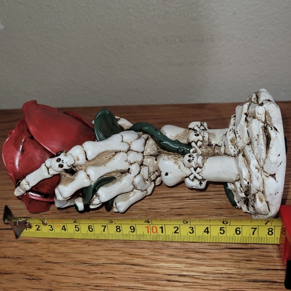 Yankee Candle Holder Skeleton Hand Holding Rose - Picture 2 of 4